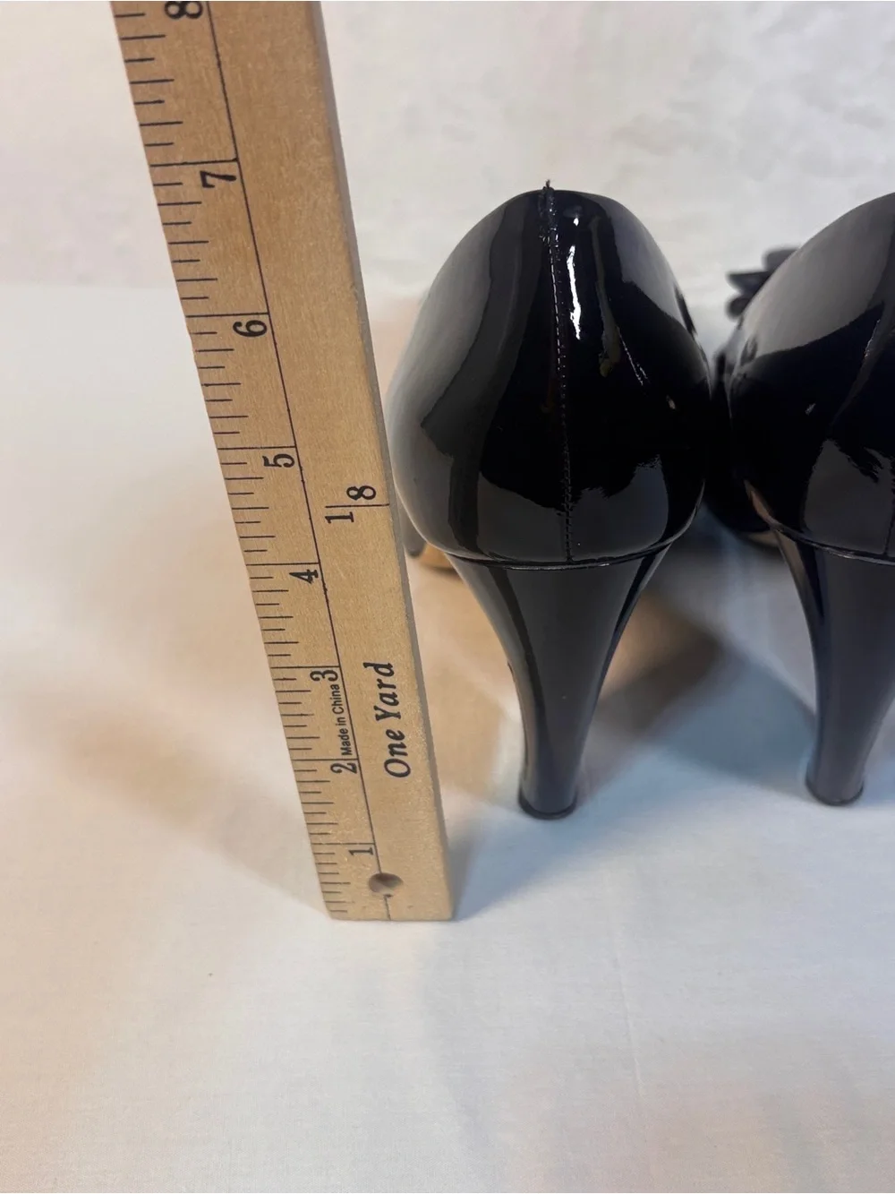Tory Burch Black Patent Leather Flower Accent Pointed Toe Pumps Heels Size 10